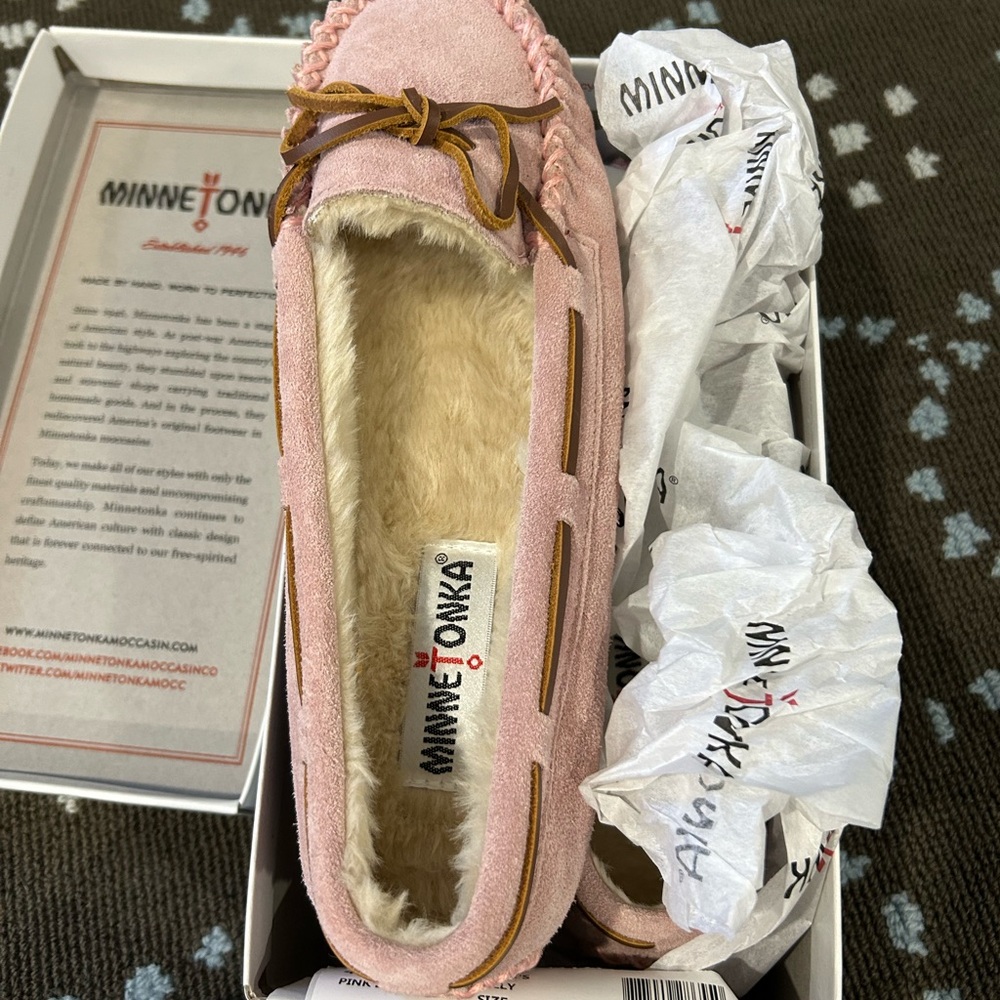 Minnetonka Moccasin Kilty Suede Slippers with Cozy Lining - Blush Pink